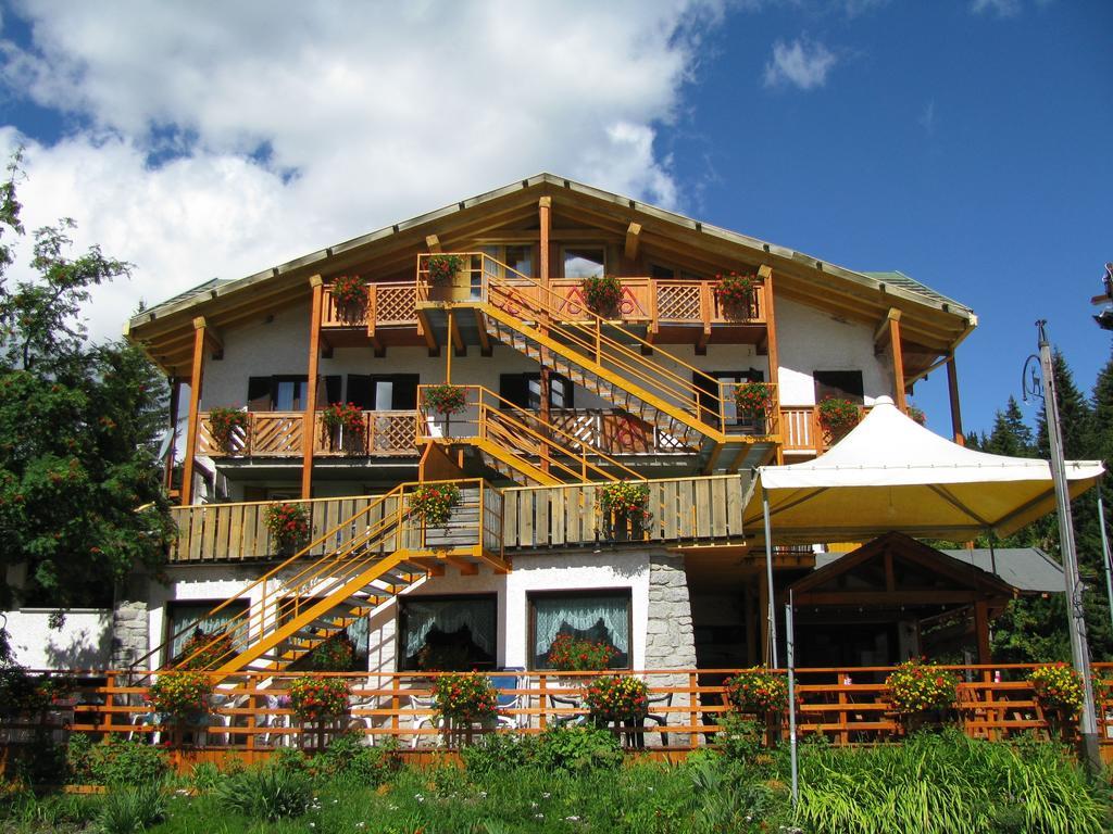 Hotel Il Catturanino Madonna di Campiglio Bagian luar foto