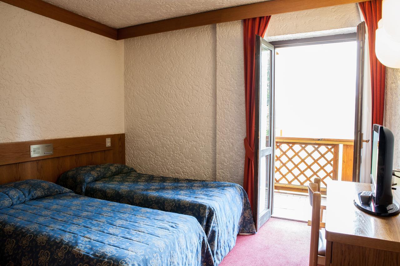 Hotel Il Catturanino Madonna di Campiglio Bagian luar foto