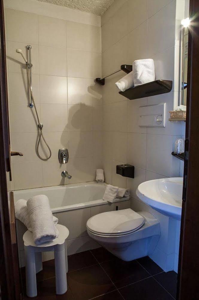 Hotel Il Catturanino Madonna di Campiglio Bagian luar foto